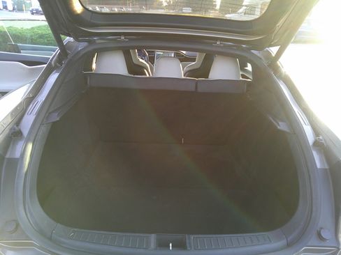 Used 2015 Tesla Model S 85 RWD image 11