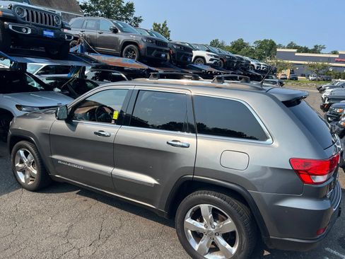 Used 2011 Jeep Grand Cherokee Overland Summit AWD/4WD image 3