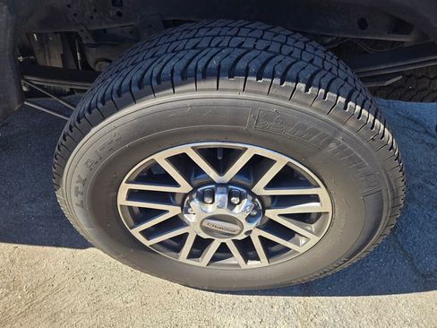 Used 2017 Ford F250 Lariat w/ Lariat Ultimate Package image 31