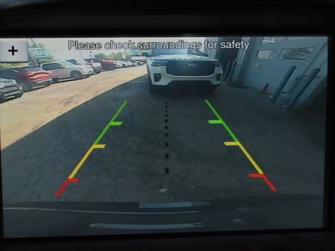 Used 2018 Ford Escape SE w/ SE Sync 3 Package AWD/4WD image 23