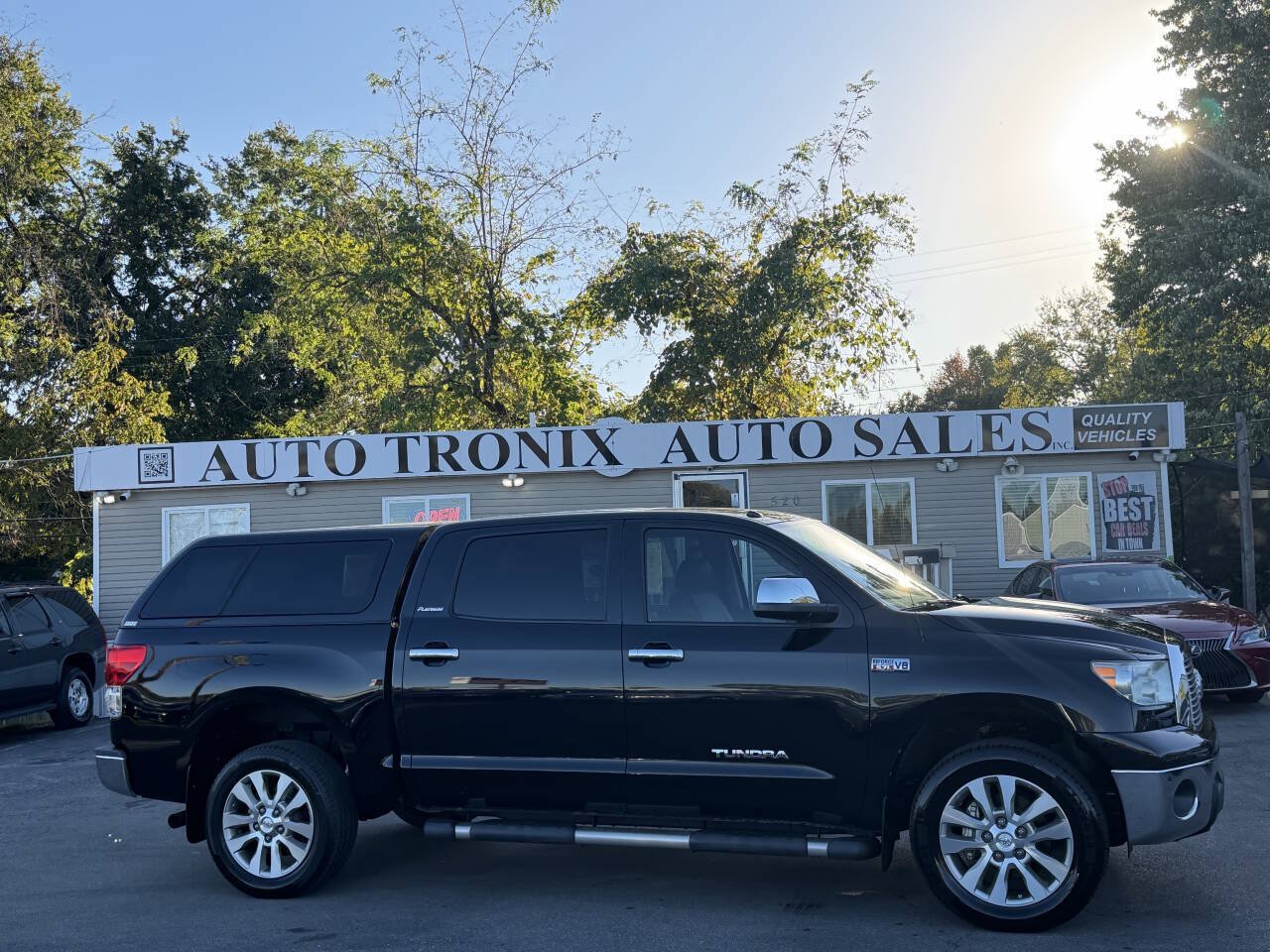 Used 2012 Toyota Tundra Limited w/ Platinum Pkg AWD/4WD image 1