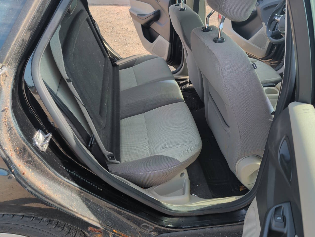 Used 2012 Ford Focus SE w/ SE Winter Pkg FWD image 25