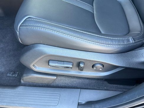 Certified 2025 Honda Pilot Touring image 13