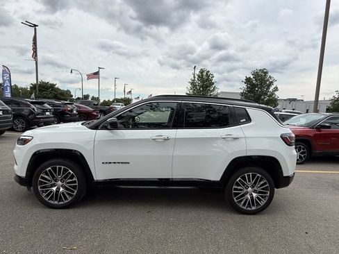 Certified 2023 Jeep Compass Limited w/ Elite Group AWD/4WD image 32