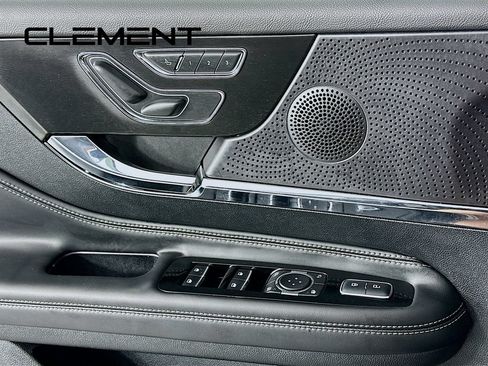 Used 2025 Lincoln Corsair AWD image 26