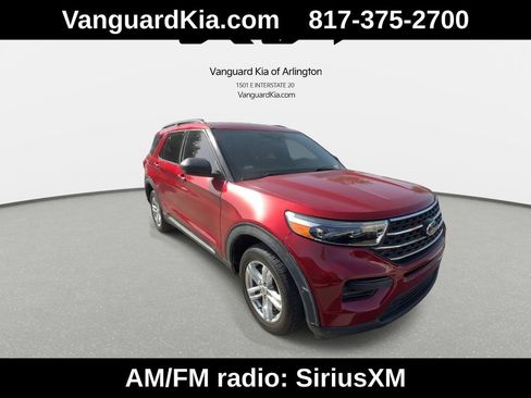 Used 2020 Ford Explorer XLT RWD image 2