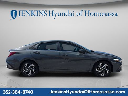 New 2026 Hyundai Elantra Limited FWD image 1