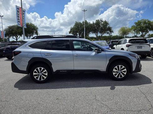 Used 2025 Subaru Outback Premium w/ Popular Package #1A AWD/4WD image 2