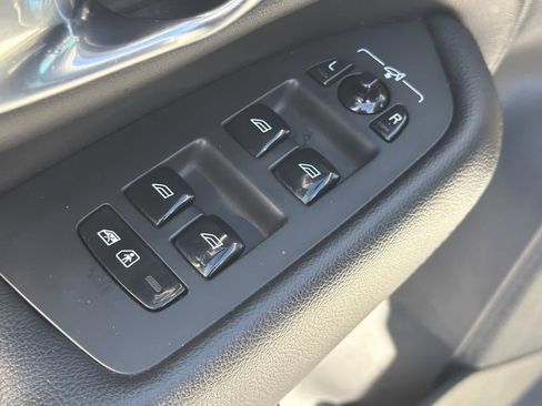 Certified 2023 Volvo XC90 B5 Core image 25