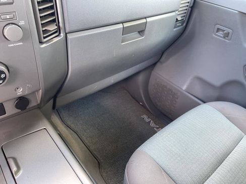 Used 2005 Nissan Titan SE image 35