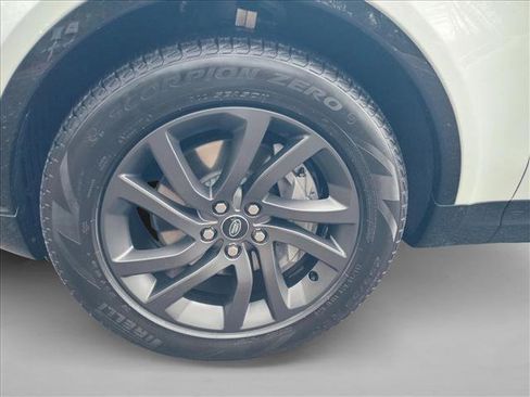 Certified 2023 Land Rover Discovery S R-Dynamic image 9