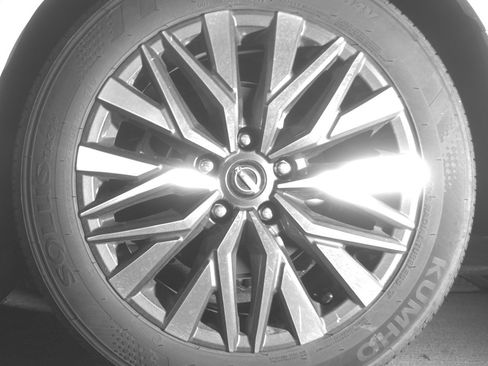 Used 2025 Nissan Altima 2.5 SV FWD image 12