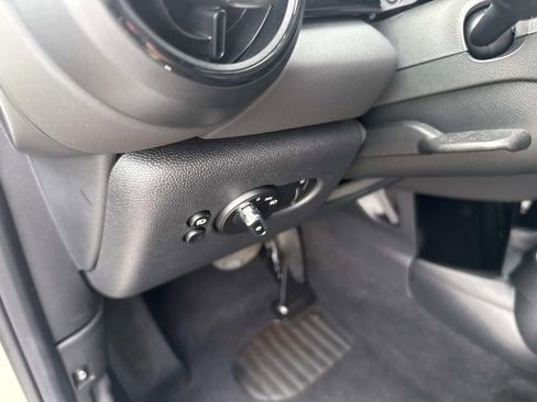 Used 2022 MINI Cooper 2-Door Hardtop image 17