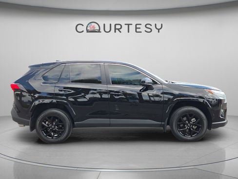 Certified 2025 Toyota RAV4 LE FWD image 6