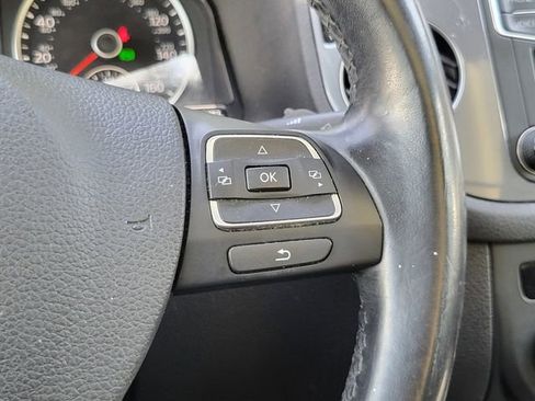 Used 2016 Volkswagen Tiguan SE AWD/4WD image 17