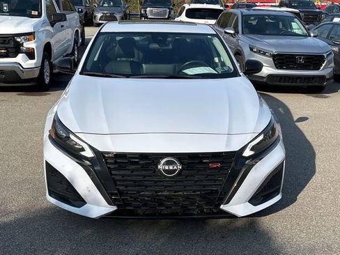 Certified 2023 Nissan Altima 2.5 SR w/ SR Premium Package image 8