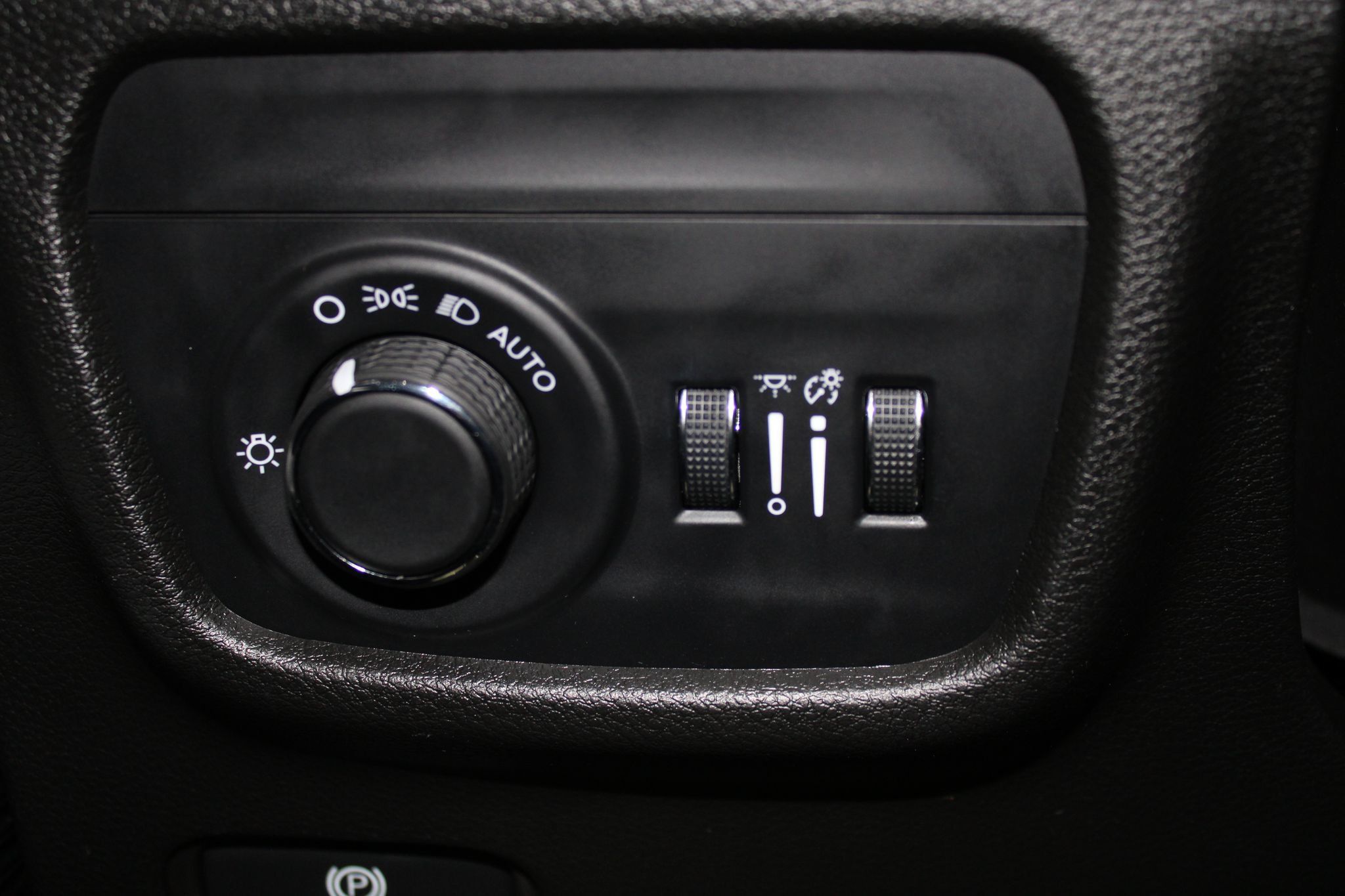Used 2023 Jeep Grand Cherokee L Laredo AWD/4WD image 45