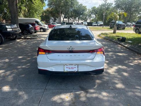 Used 2023 Hyundai Elantra SEL FWD image 7