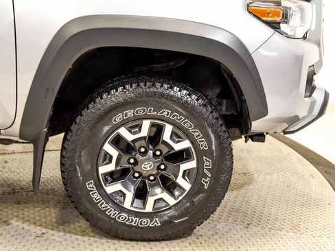 Used 2020 Toyota Tacoma TRD Off-Road image 15