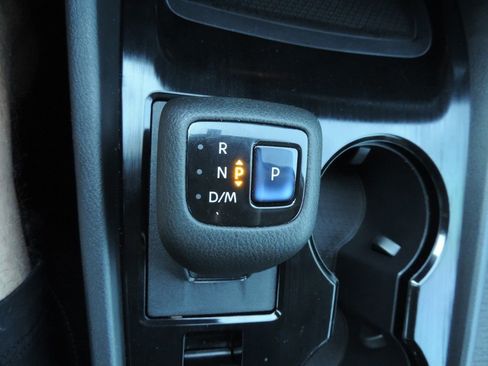 Certified 2022 Nissan Rogue SV image 24