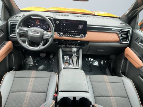 Used 2025 GMC Canyon AT4 w/ LPO, Off Road Lift Package AWD/4WD image 11