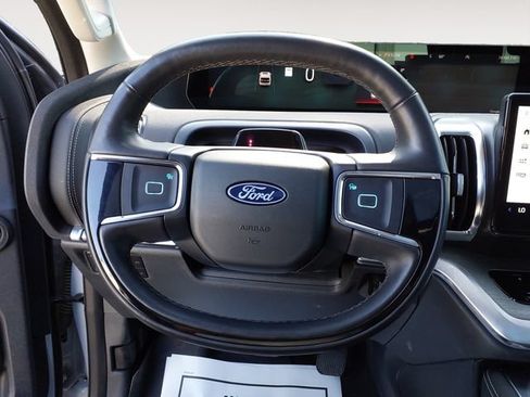 Used 2025 Ford Expedition Max Platinum w/ Driver's Package AWD/4WD image 13