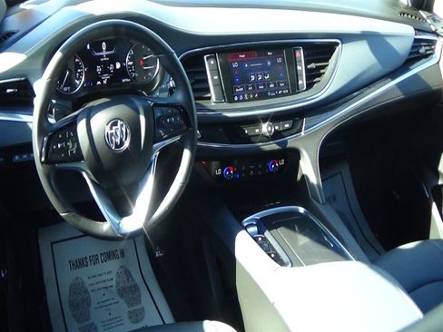 Used 2024 Buick Enclave Premium image 13