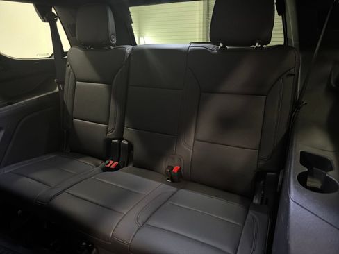 Used 2024 Chevrolet Tahoe LT w/ Luxury Package AWD/4WD image 19