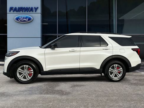 Used 2025 Ford Explorer ST image 7