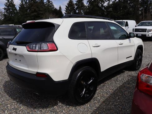 Used 2019 Jeep Cherokee Latitude Plus image 4