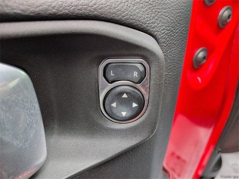 Used 2022 Jeep Wrangler Unlimited Sahara image 16