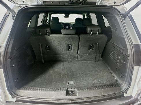 Used 2025 GMC Acadia Elevation image 30