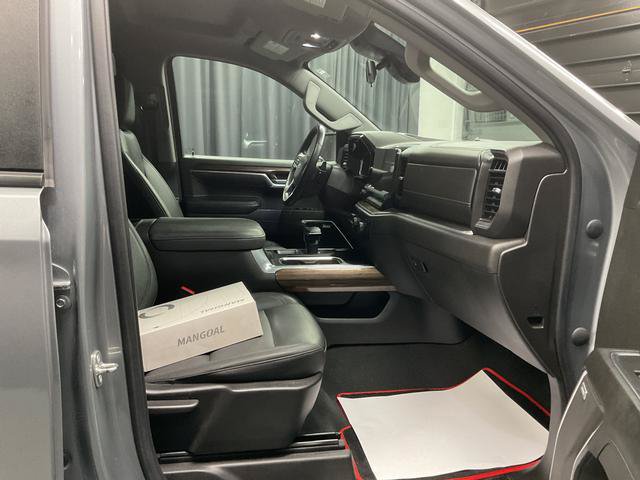 Used 2023 Chevrolet Silverado 1500 RST w/ Redline Edition AWD/4WD image 11