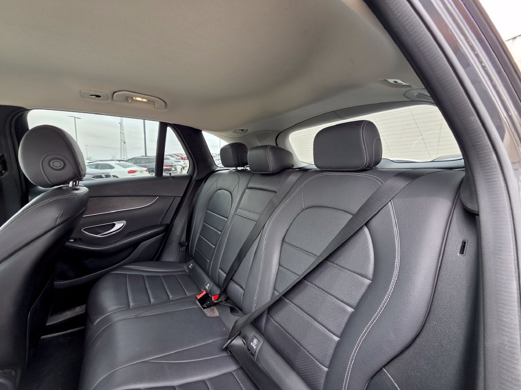 Used 2022 Mercedes-Benz GLC 300 image 21
