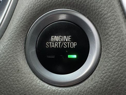 Used 2018 Chevrolet Traverse LT FWD image 20