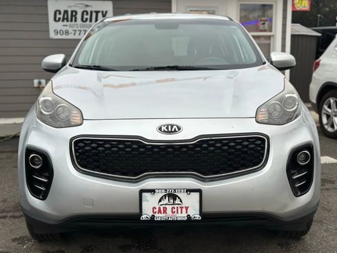 Used 2017 Kia Sportage LX image 2