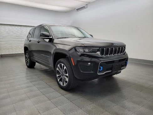 Used 2022 Jeep Grand Cherokee Overland w/ Advanced Protech Group III image 13
