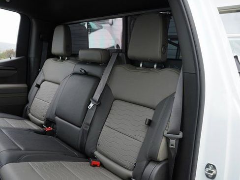 Used 2022 Chevrolet Silverado 1500 ZR2 w/ Technology Package image 37