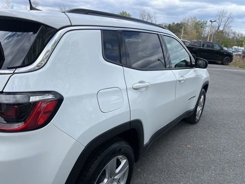 Used 2022 Jeep Compass Latitude AWD/4WD image 6