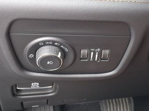 Used 2024 Jeep Grand Cherokee L Summit AWD/4WD image 25