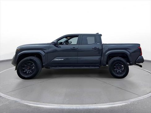 Used 2025 Toyota Tacoma SR5 image 5