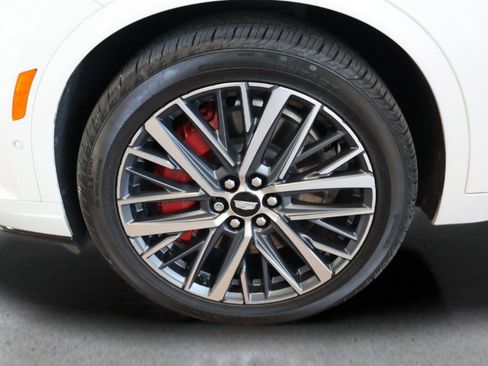 Used 2022 Cadillac XT6 Sport w/ Technology Package image 9