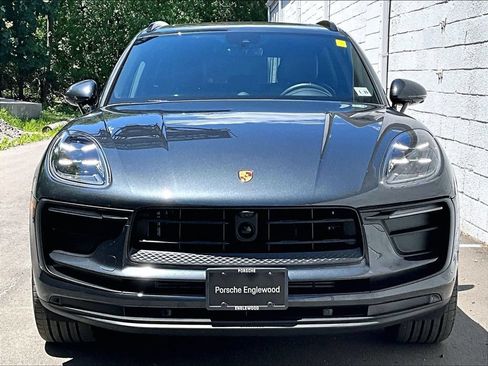 Certified 2026 Porsche Macan AWD/4WD image 8