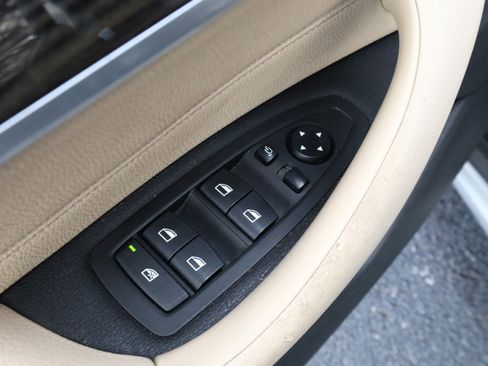 Used 2017 BMW X1 xDrive28i w/ Premium Package image 39