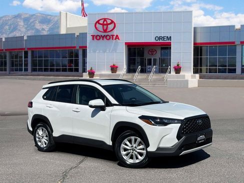 Used 2024 Toyota Corolla Cross LE AWD/4WD image 1