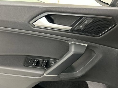 Used 2018 Volkswagen Tiguan SE w/ 3rd Row Seat Package AWD/4WD image 11