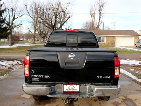 Used 2009 Nissan Frontier SE w/ SE Value Truck Pkg image 8