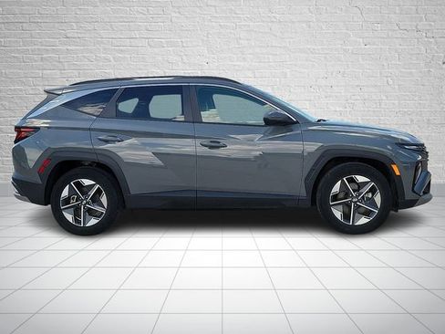 Used 2025 Hyundai Tucson SEL FWD image 5