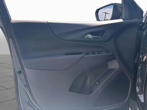 Used 2023 Chevrolet Equinox RS FWD image 20