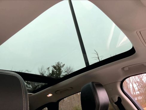 Used 2017 Jaguar F-PACE R-Sport image 13